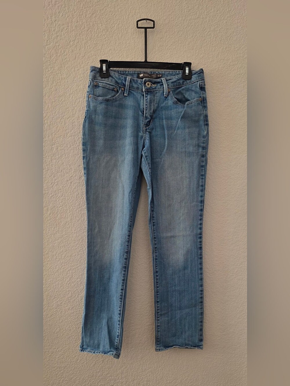 Levi's Women's Light Wash Straight Leg Jeans